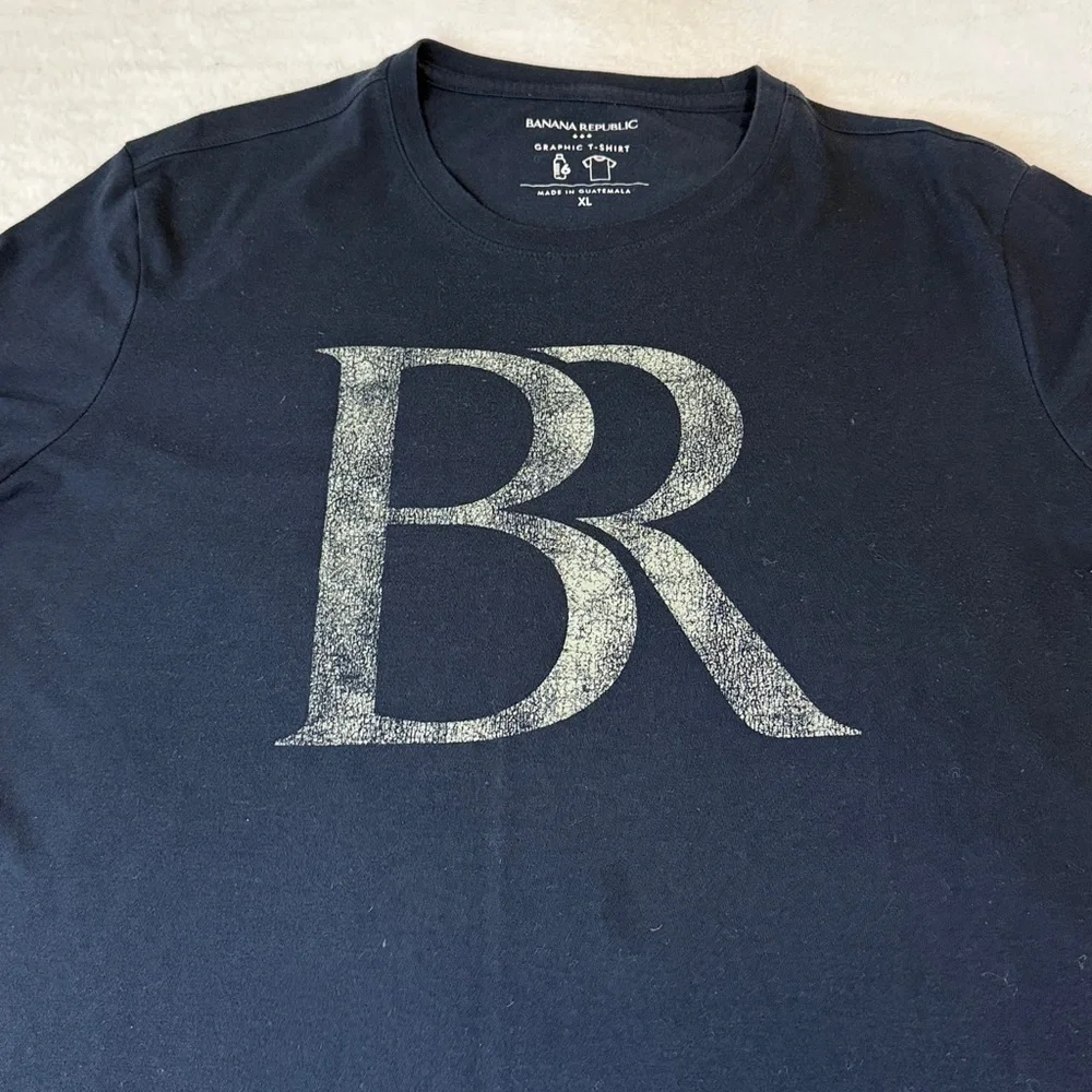 🔹Banana Republic Dark Blue Tee w/BR Emblem
